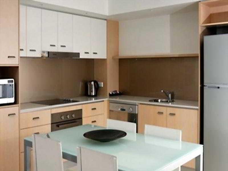 Chancellor Executive Apartments Gold Coast Chambre photo